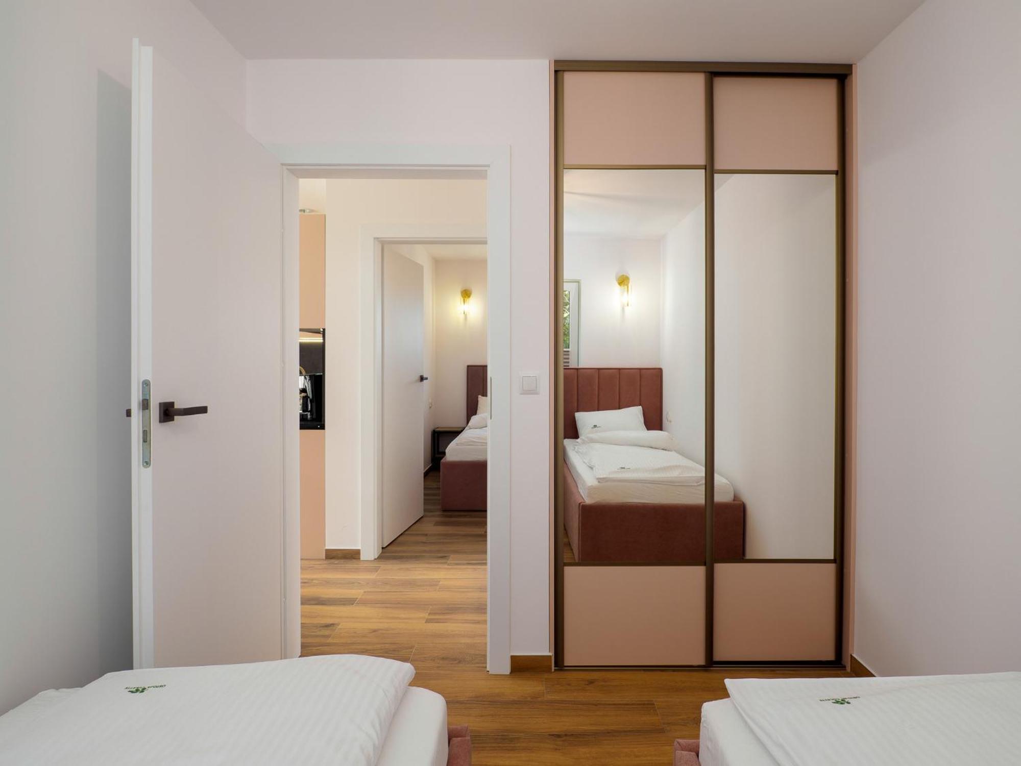 Ostoja Colette Apartman Jarosławiec Kültér fotó